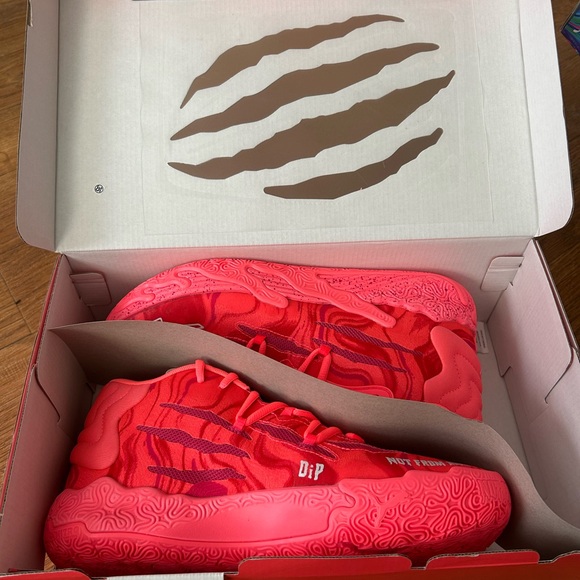 Puma Red Sneakers - Picture 6 of 7